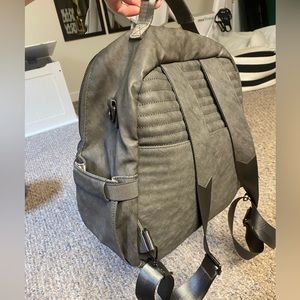 Rad rev full size backpack gray